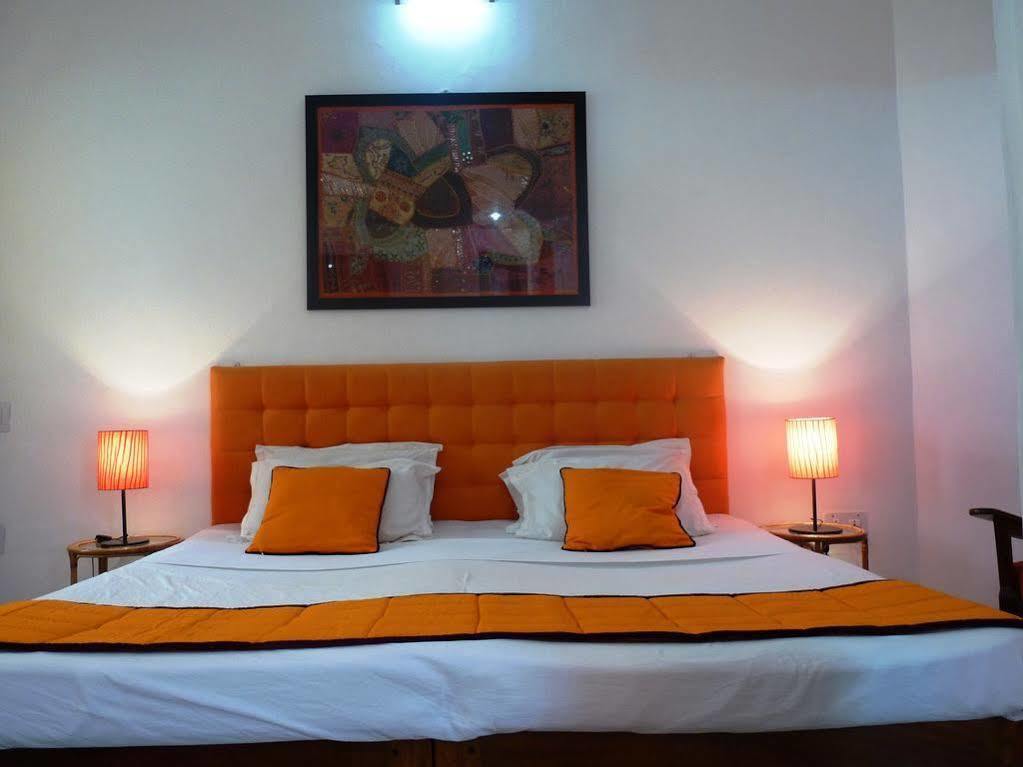 L'Escale Hotel Pondicherry Exterior photo